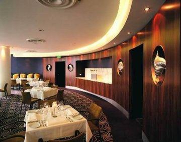 Pullman Quay Grand Harbour Hotel